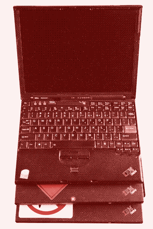 Foto: Drie identieke laptops uit 2006, allemaal in werkende staat, voor minder dan 200 euro.